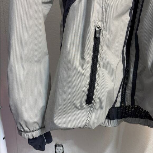 Lululemon Downtime Fitted Jacket Size 6 Black and White - Picture 4 of 10